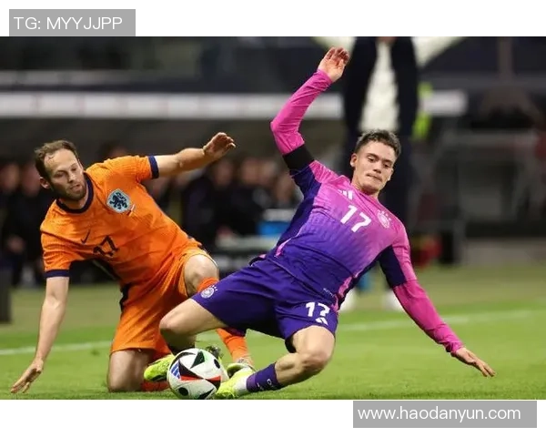 德国足球明星约会揭秘：浪漫背后的故事与情感纠葛